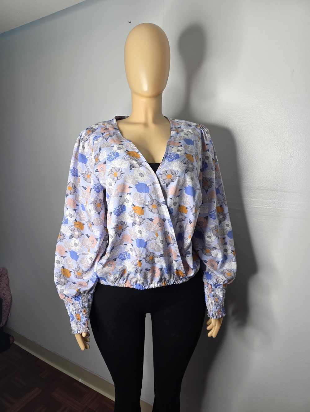 MELLODAY Floral Wrap Blouse in Blue, Pink & Orange Size US/L